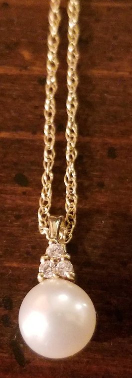 14k gold and diamond genuine pearl pendant with chain