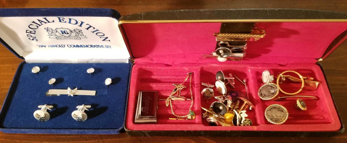 Group of cufflinks, tie pins etc. 
