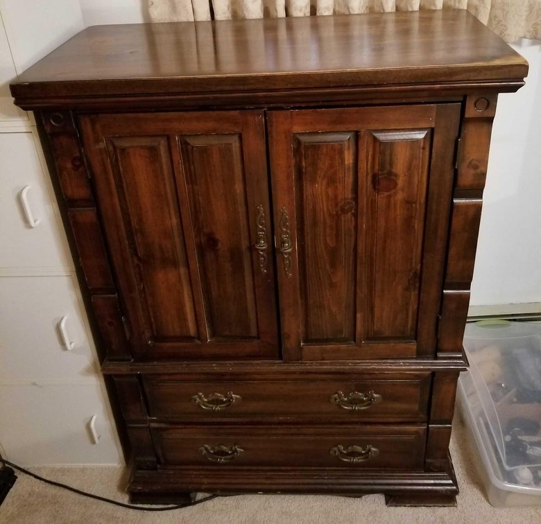 Solid wood 5 drawer dresser 