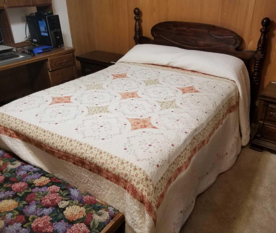 Queen size solid wood complete bed set 