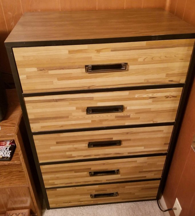 Dresser 