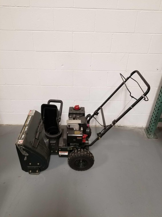 Yard Machines 5.5HP 22" 195cc snowblower 