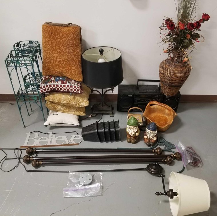 Large lot of miscellaneous goods 