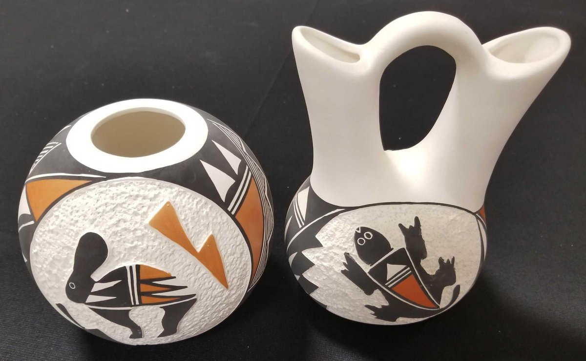 Two Pueblo Acoma pottery vessels 