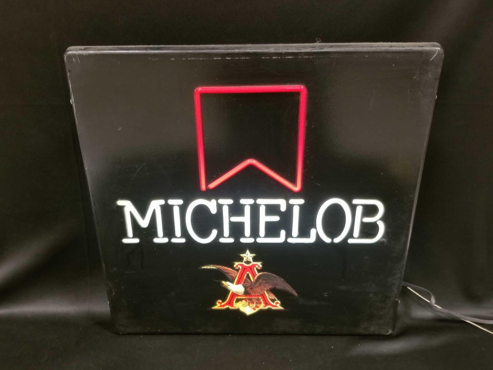 Michelob light up beer sign 