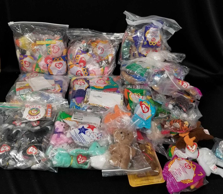 Large lot of Beanie Babies 