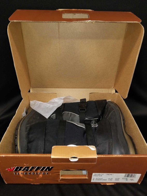 Baffin size 9 snow boots 