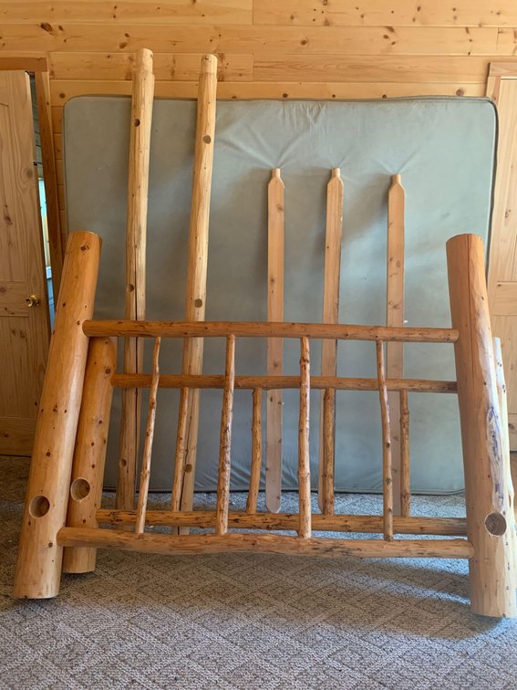King Size Lot bed w/ Memory Foam Mattress