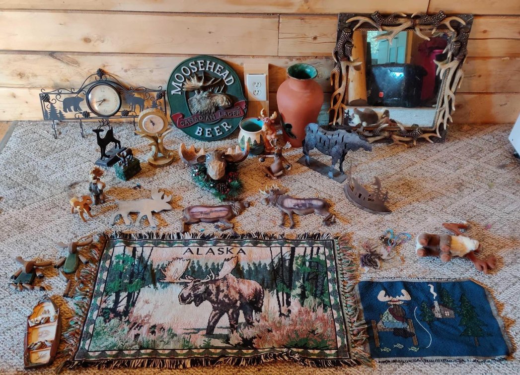 Box of moose/Alaska themed home decor