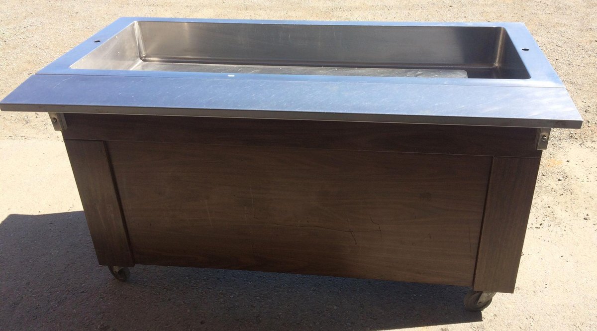 Vollrath mobile serving cart 