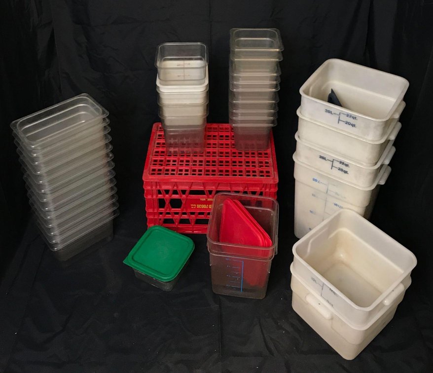 Assorted commercial cold food containers 