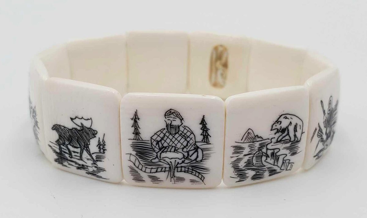 11 Panel Scrimshaw Story Bracelet 