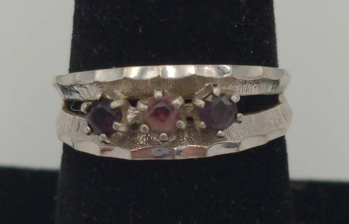 10kt White Gold w/Gemstone Ring 