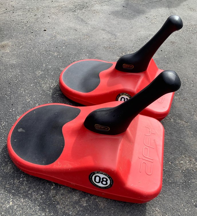 2x Zipfy Sleds