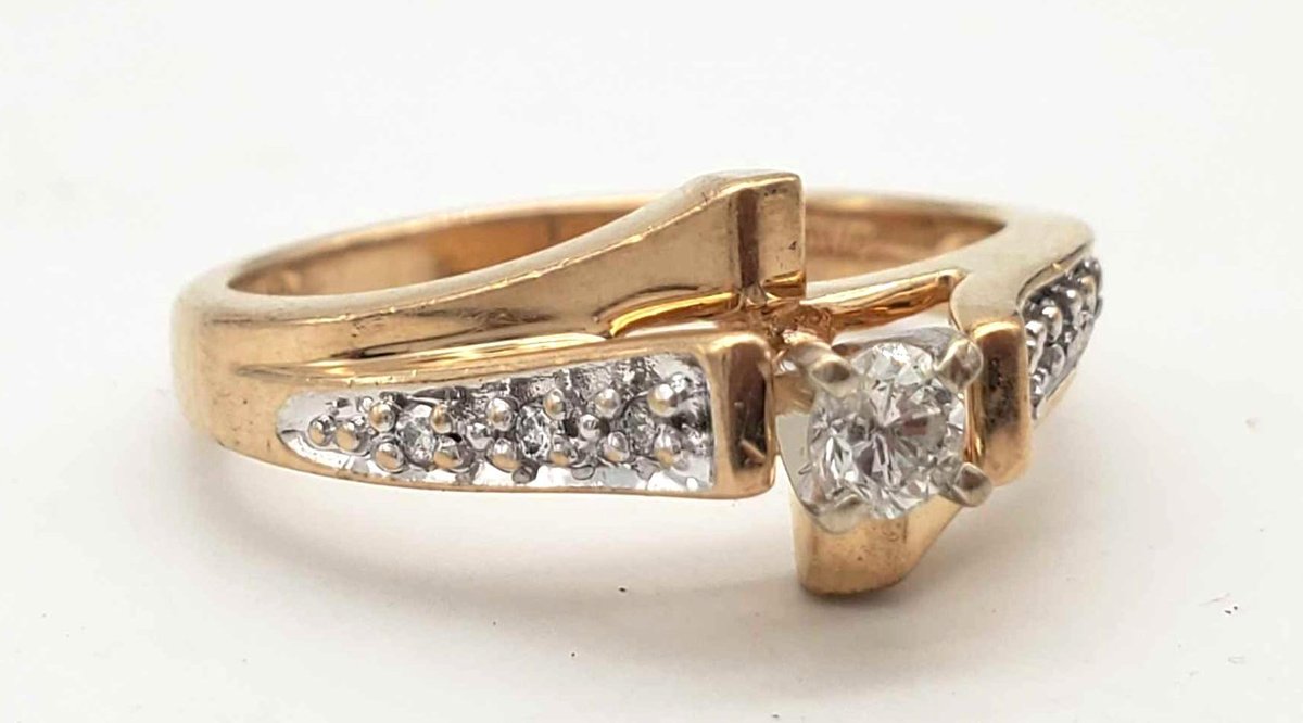 14K Gold & Diamond Ring