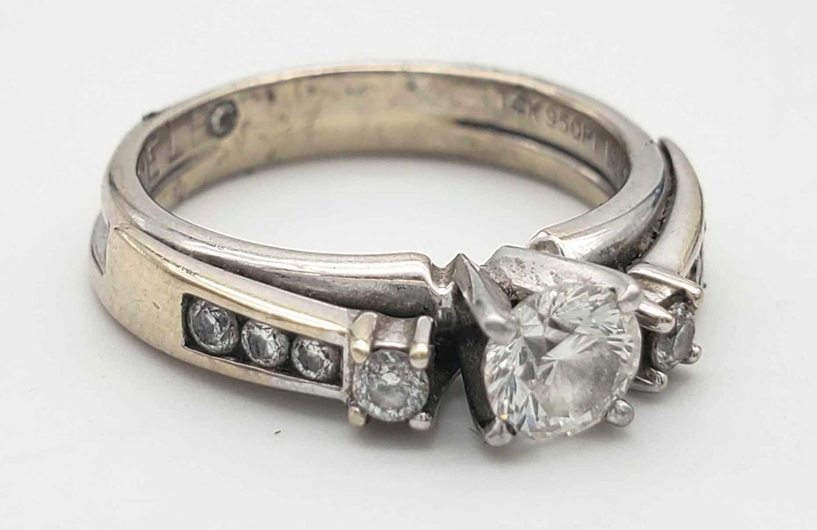 14K Gold & Diamond Ring