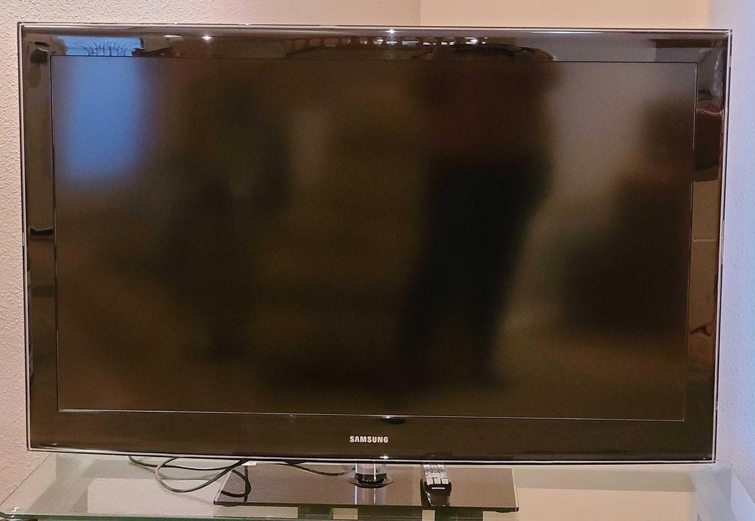 Samsung 52" Smart TV