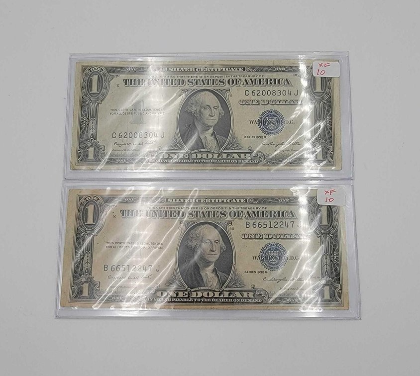 2x Series 1935G $1 Silver Certificates 