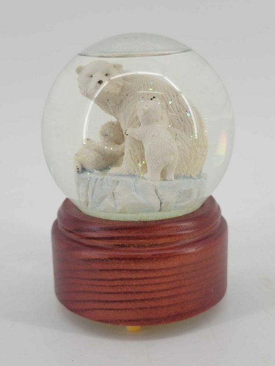 Polar Bear & Cubs Snow Globe