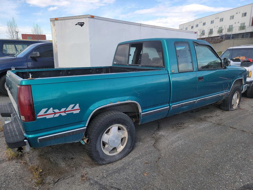 1993 Chevrolet Silverado *CLEAN TITLE*