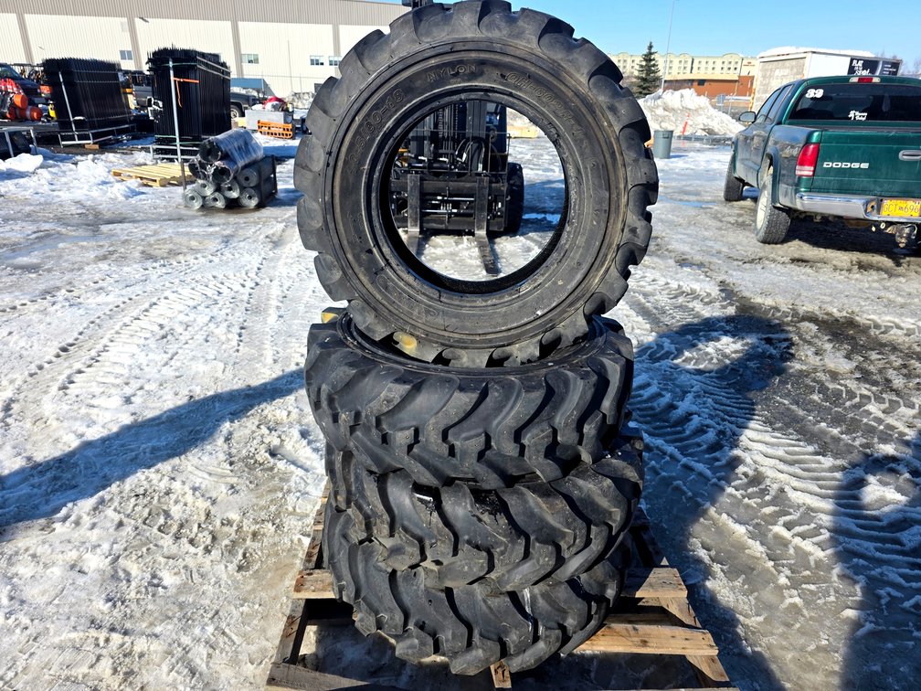 Set of 4 Forerunner QH-602 R-4 Tractor Tires