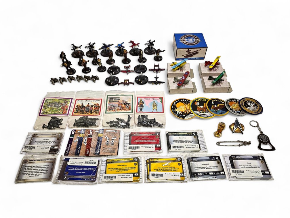 Biplane Figurines, Toy Soldiers, Wiz Kids Game Components & Other Trinkets