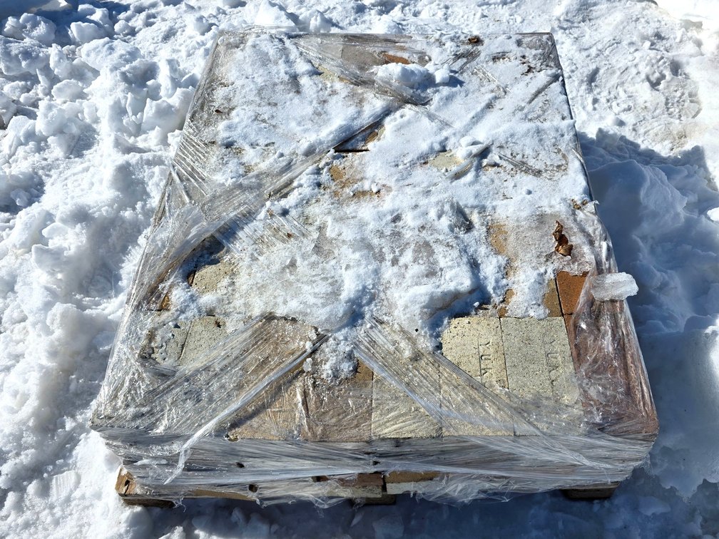 Yukon Light-Colored Concrete Bricks