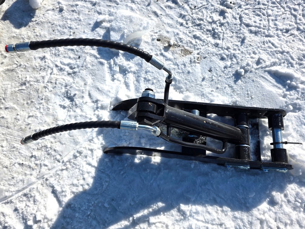 Hydraulic Thumb Attachment - TPM Industrial