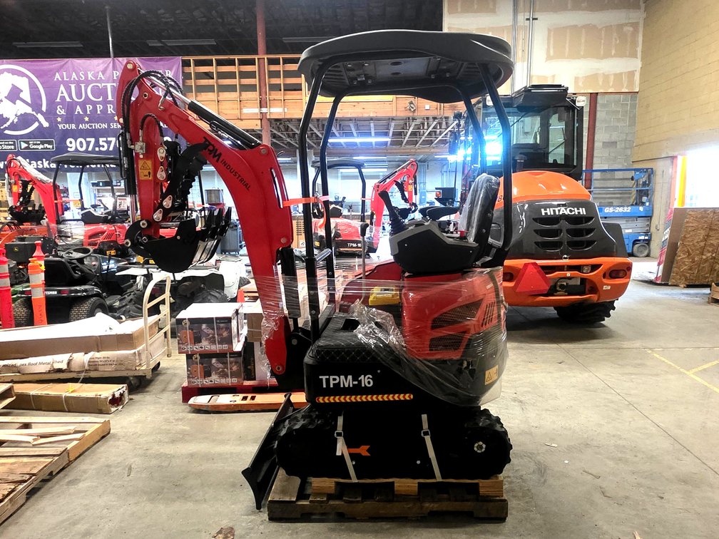 Mini Hydraulic Excavator - TPM Industrial - TPM-16
