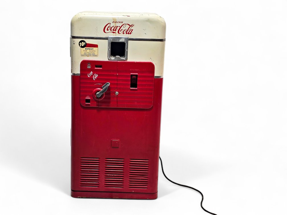 Coca-Cola Vending Machine w/ Key - Powers On