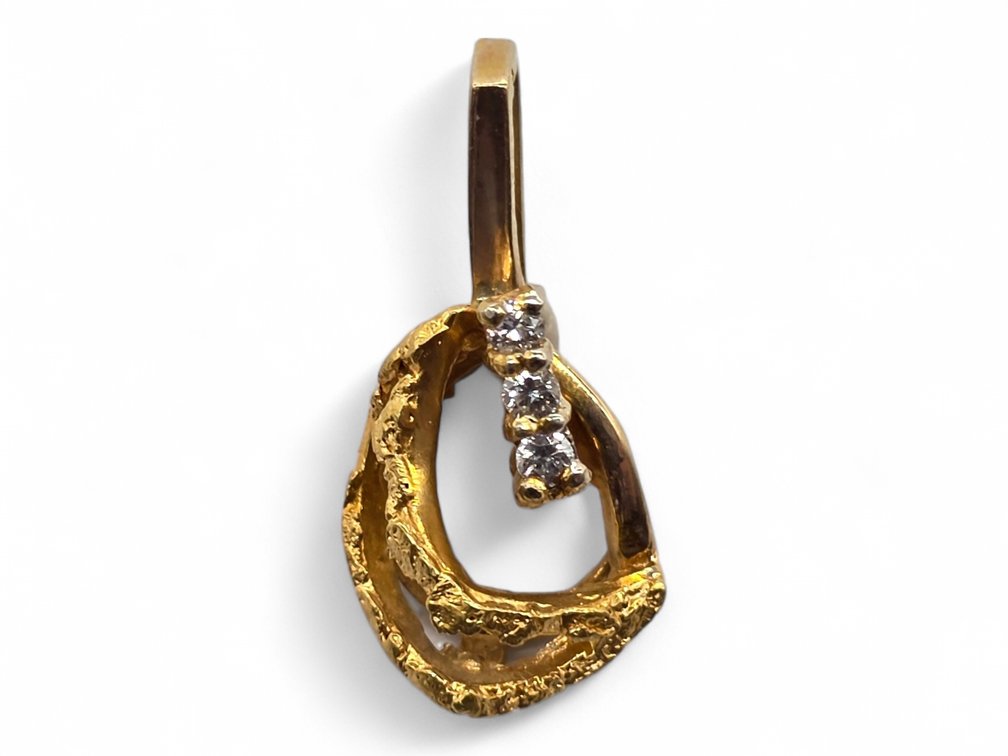 10k Yellow Gold/Gold Nugget Pendant w/ Three Diamonds