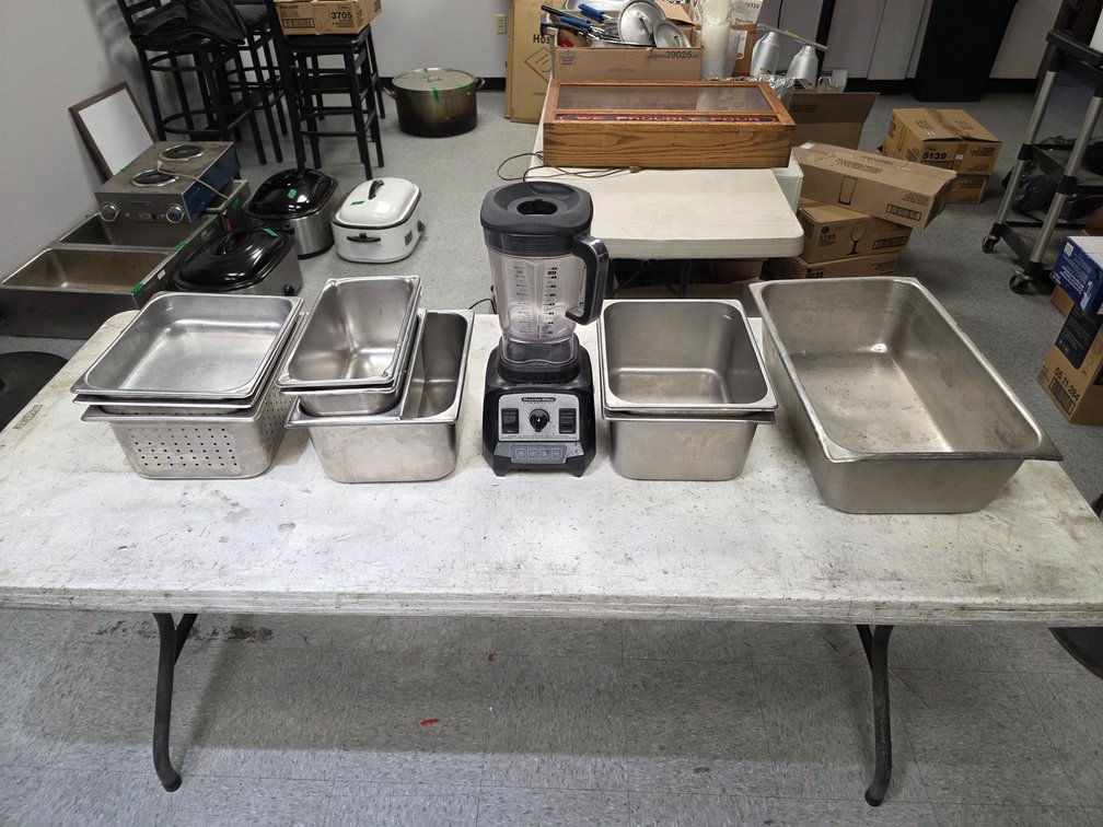 Metal Hotel Pans & Proctor Silex Commercial Blender