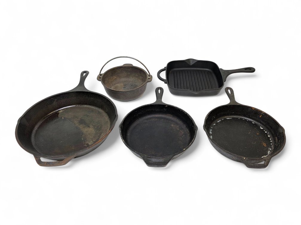 Cast Iron Cookware - Lodge, Wagner & Pioneer Woman