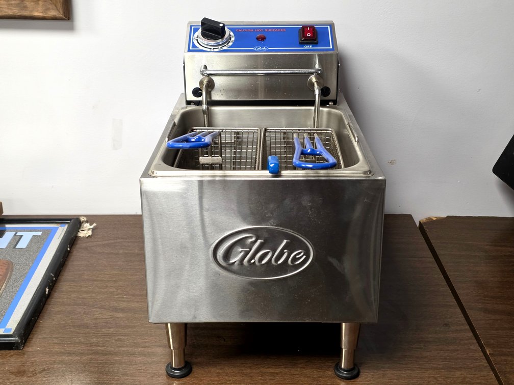 Globe Electric Countertop Fryer