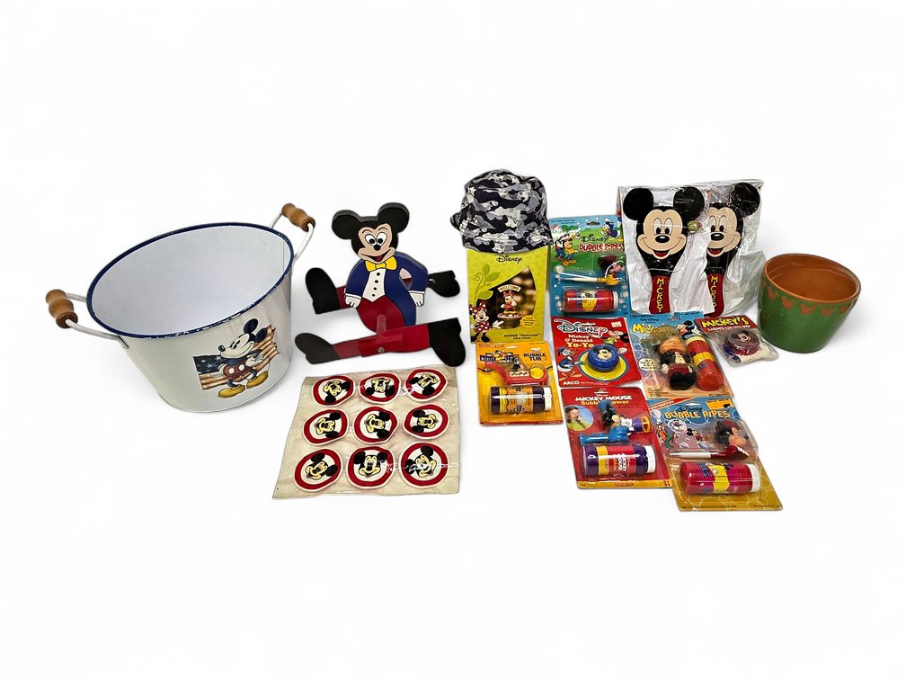 Mickey Mouse Paddleball, Bubbles, Yoyos, Minnie Wind Chime & More