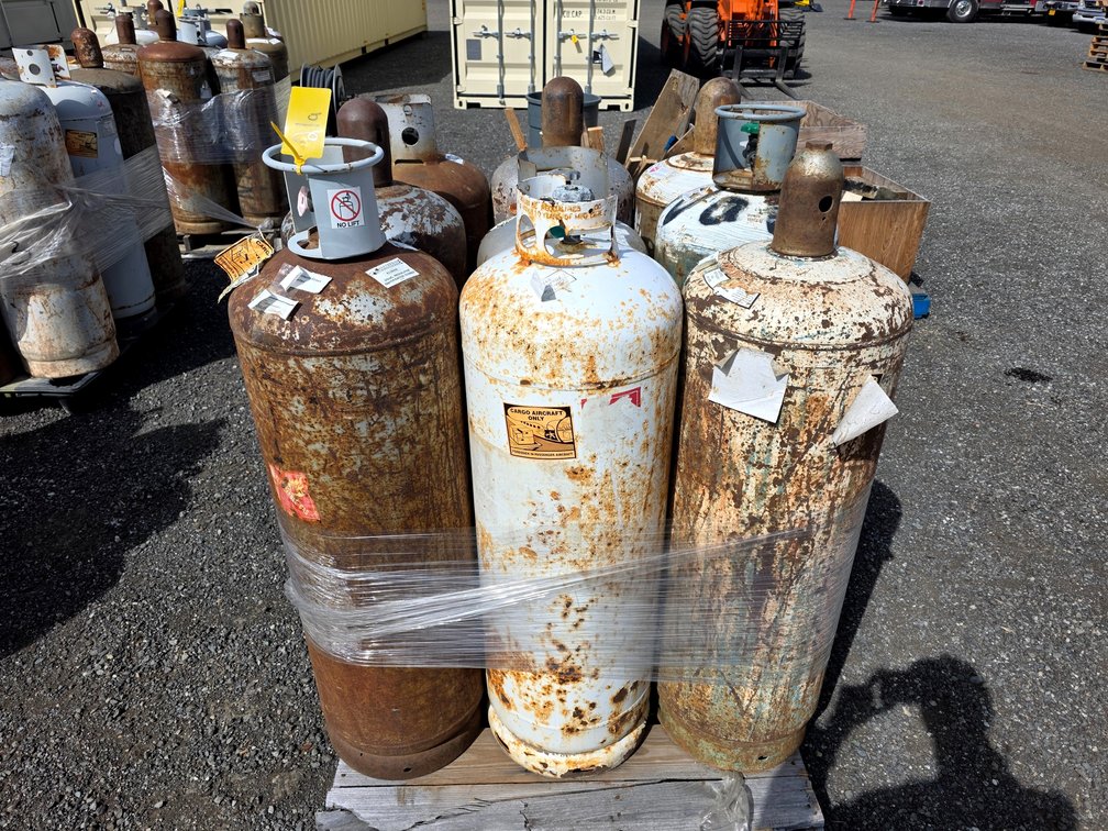 9x Assorted 100 lb. Propane Cylinders
