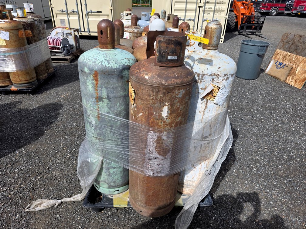 9x Assorted 100 lb. Propane Cylinders