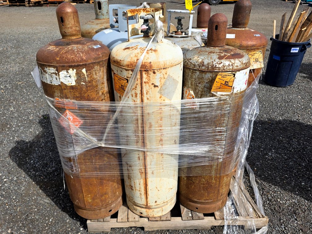 9x Assorted 100 lb. Propane Cylinders
