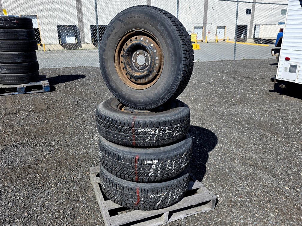 4x Goodyear Ultra Grip Winter Tires