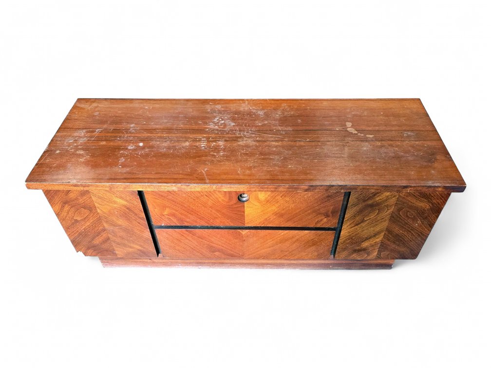 Vintage Lane Cedar Chest