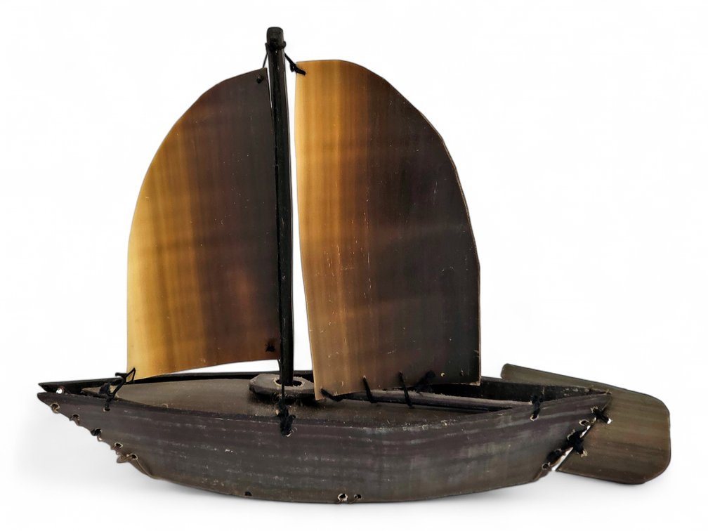 Baleen Model Sailboat - Archie & Judy