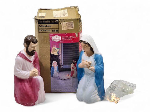 Joseph & Mary Molded Outdoor Nativity Figures w/ Lights