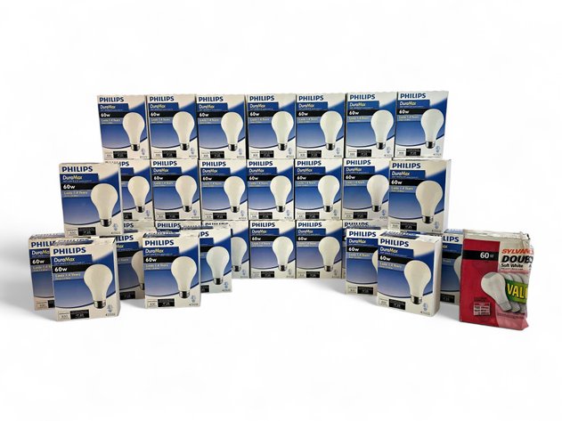 31x 60W Philips DuraMax Bulbs & Sylvania Double Life Bulbs in Soft White