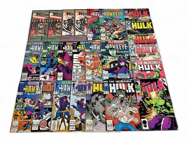 24 Marvel The Incredible Hulk, Hawkeye & More Comic Books