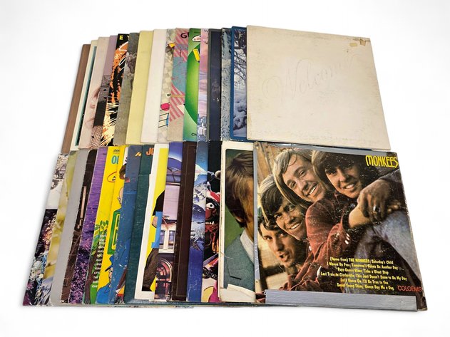 32x Vinyl Records - Monkees, Herman's Hermits, Grease, Moody Blues & More