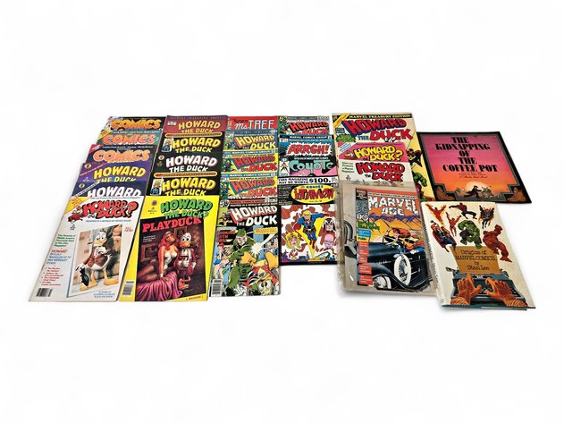 26x Howard the Duck, Marvel Age & More Comic Books & Magazines