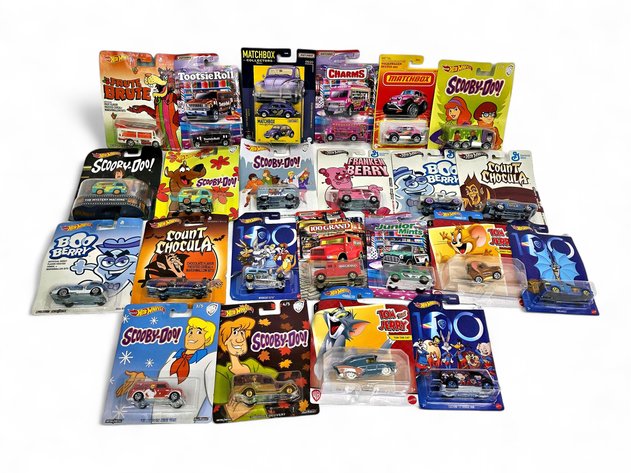 23x Hot Wheels & Matchbox Cartoons, Cereal & Candy & More Diecast Cars