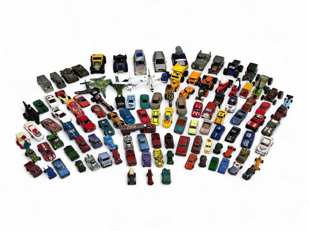 Matchbox, Hot Wheels, Maitso, Corgi & More Toy Planes, Tanks, Cars & More