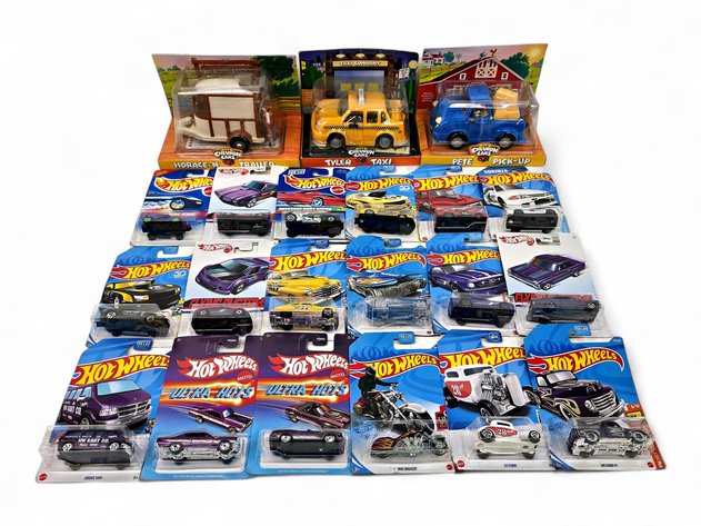 18x Diecast Hot Wheels & 3x The Chevron Cars