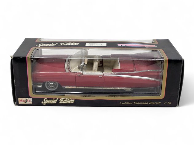 Maisto 1959 Cadillac Eldorado Biarritz Diecast Model